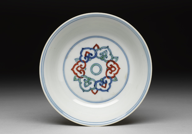 Dish with formal ju-i design inside and ling-chih fungus sprigs outside, Chia-ching reign (1522-1566), Ming dynasty-China Archive